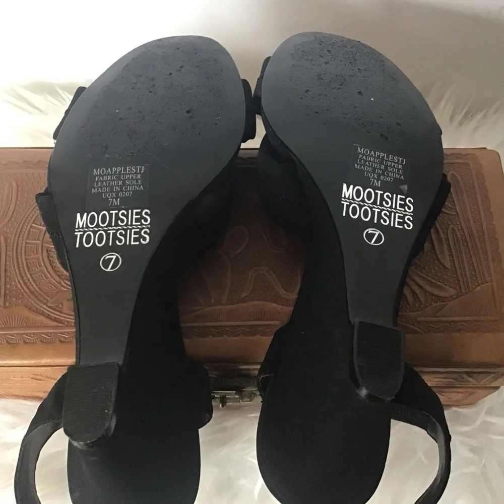 Mootsies Tootsies black fabric upper open toe knotted wedge slingback sandal S 7